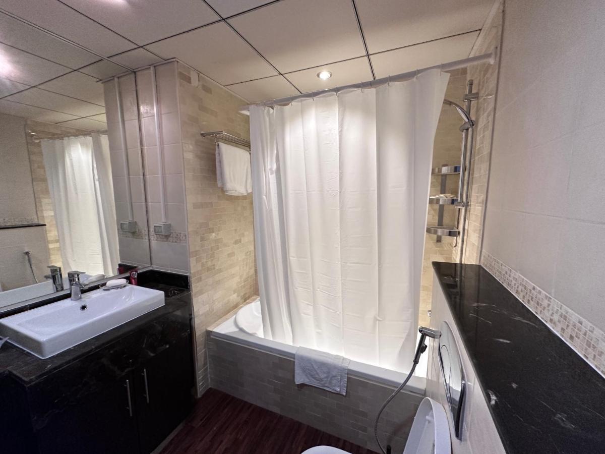 Apartment Bay Central- Marina Dubai, One Bed